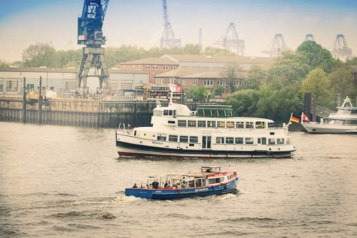 MS Wohdorf - Einzug in den Sandtorhafen in Hamburg 2017