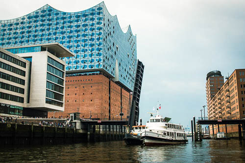 MS Wohdorf - Einzug in den Sandtorhafen in Hamburg 2017